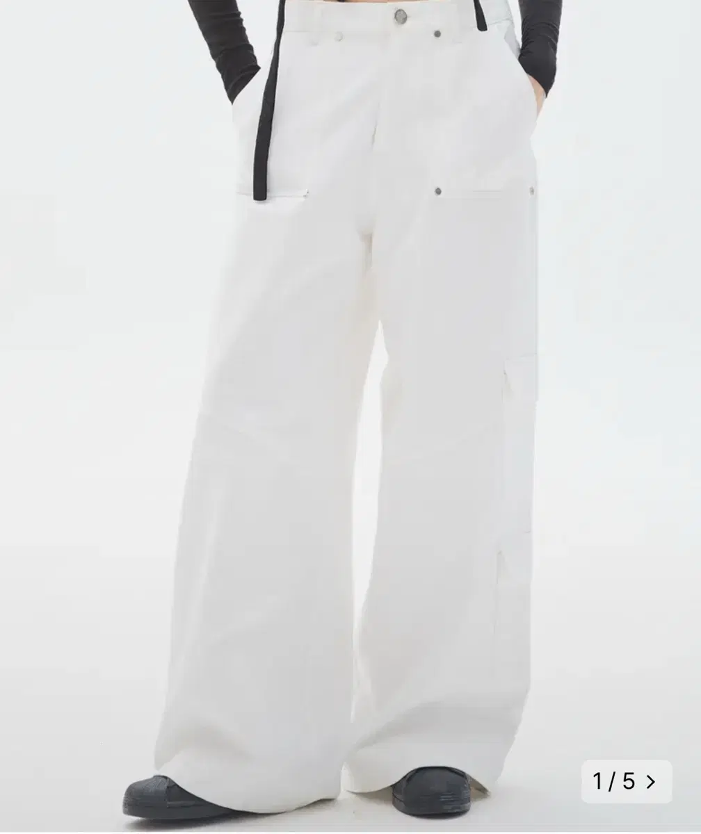 러브이즈트루 PY CARGO PANTS(IVORY)