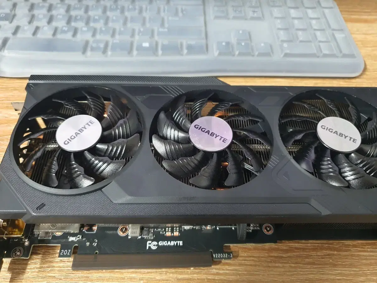 GIGABYTE RTX 4070 SUPER WINDFORCE OC D6X