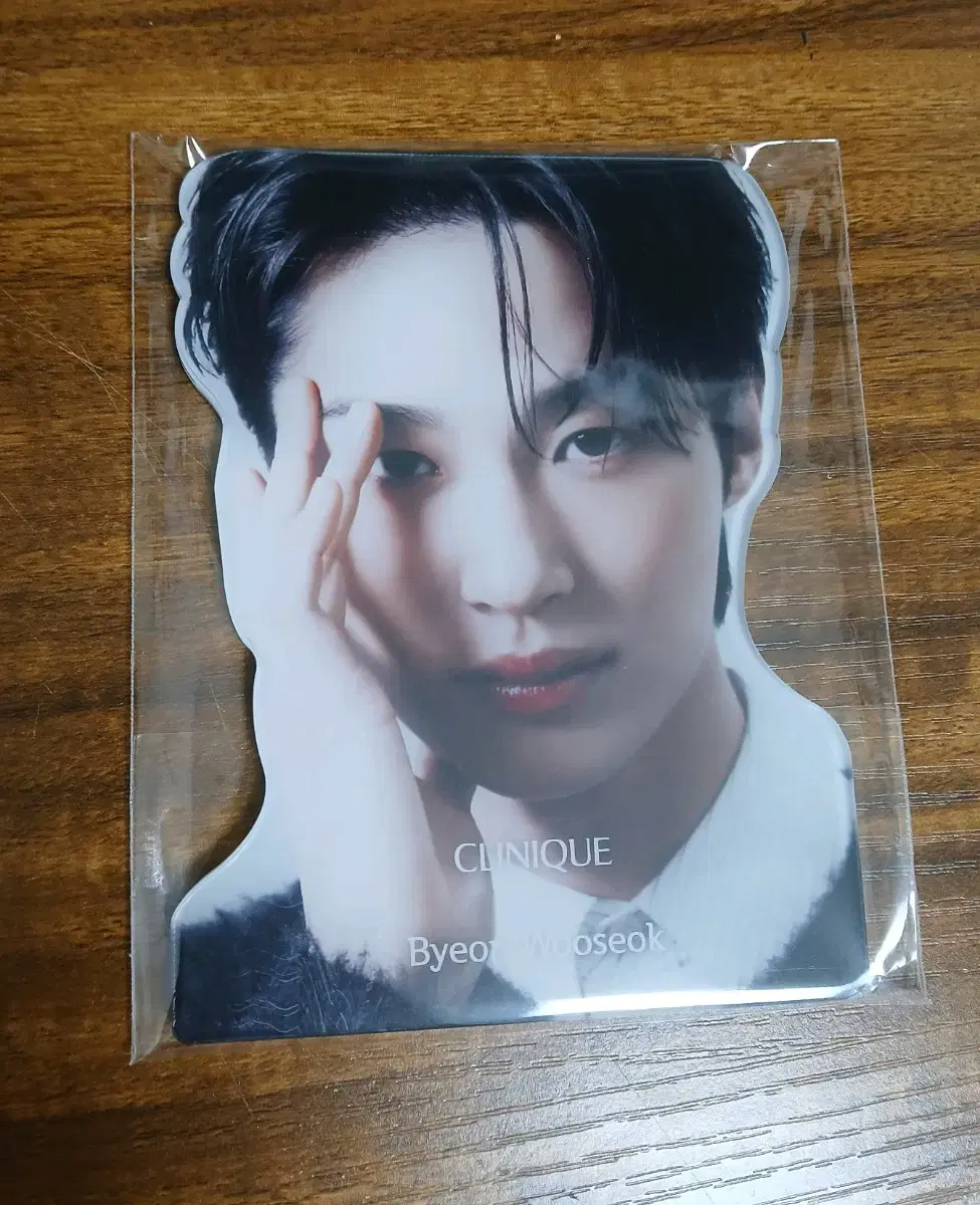 Wooseok Byun Sells Clinique Mirror