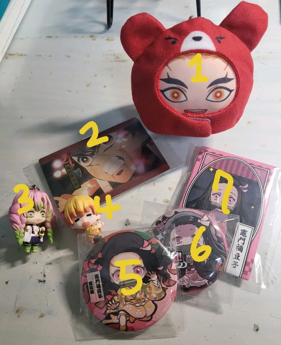 [Demon Slayer] Kards, Figures, Badges, Manju