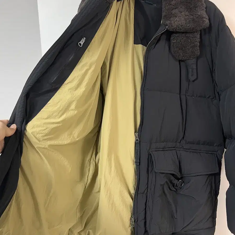 아웃스탠딩 [L] MOUTON GOOSE DOWN PARKA_BLACK