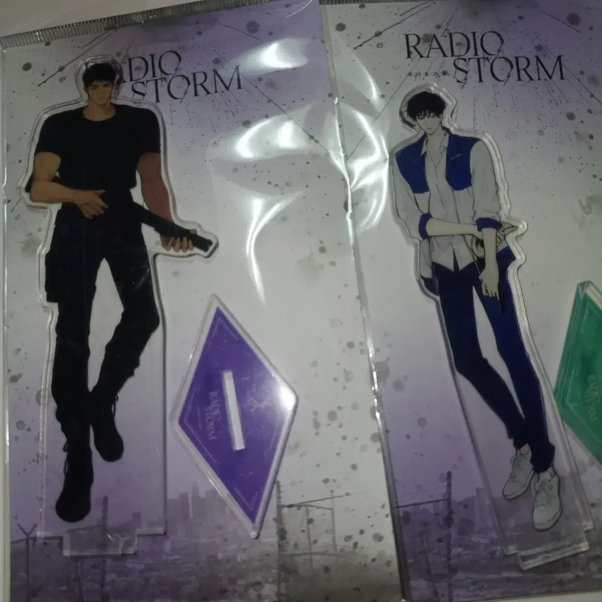 Radiostorm Tunik rima Sac acrylic stand