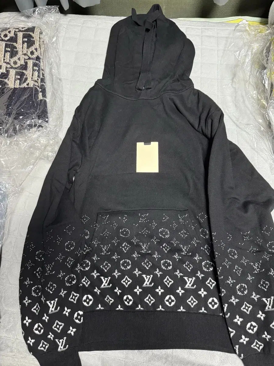 Genuine) Louis Vuitton Gradient Hoodie