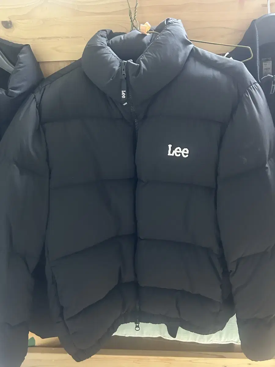 Lee 패딩