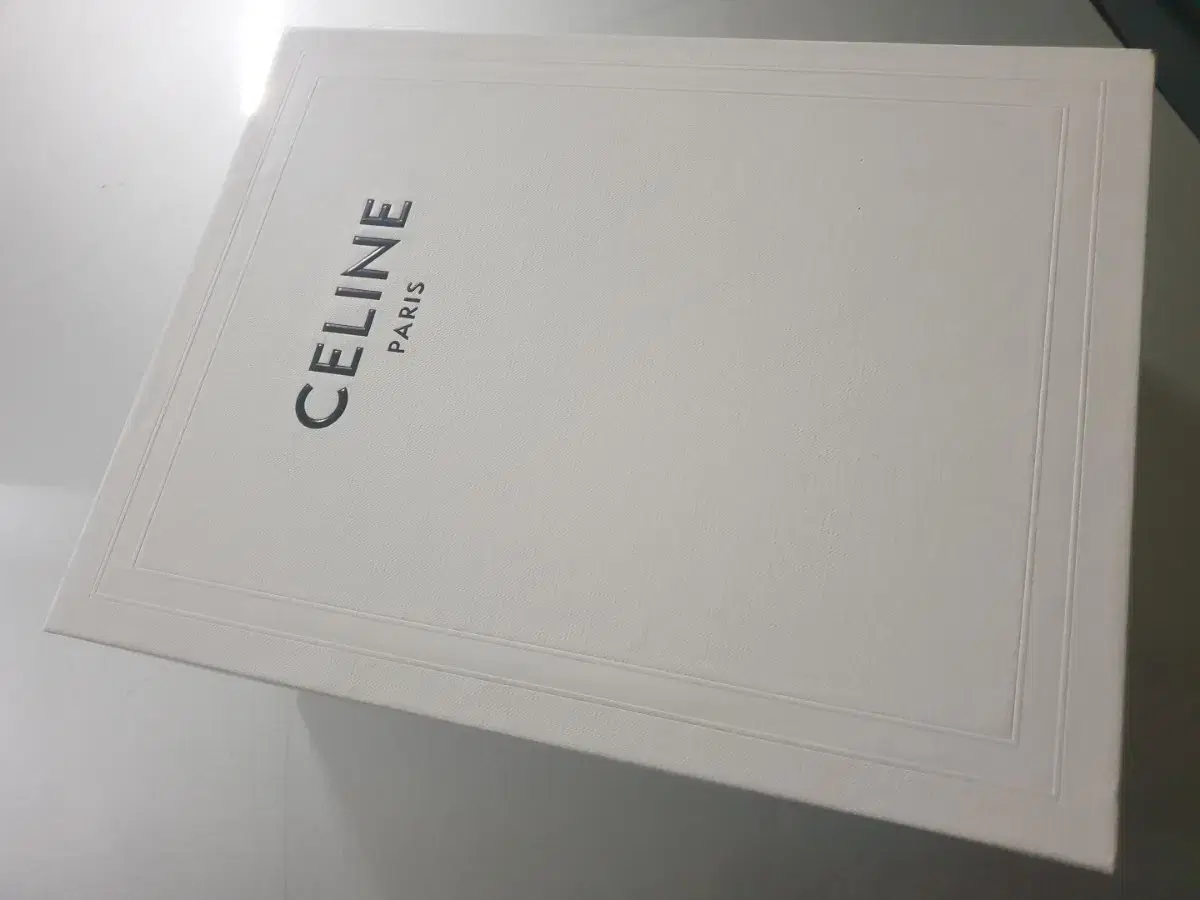 셀린느 (박스와쇼핑백만) CELINE