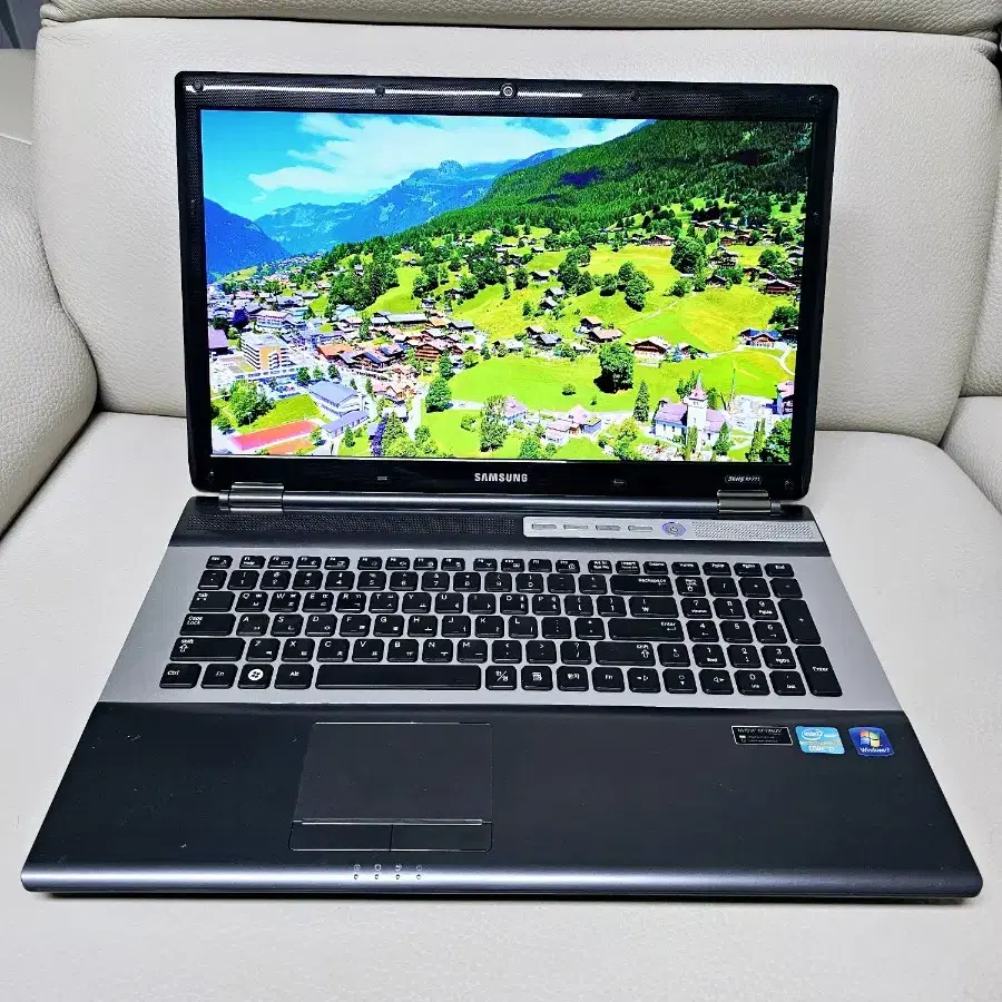 17.3인치 삼성 고성능 i7 노트북(램16GB,외관A급,새배터리)