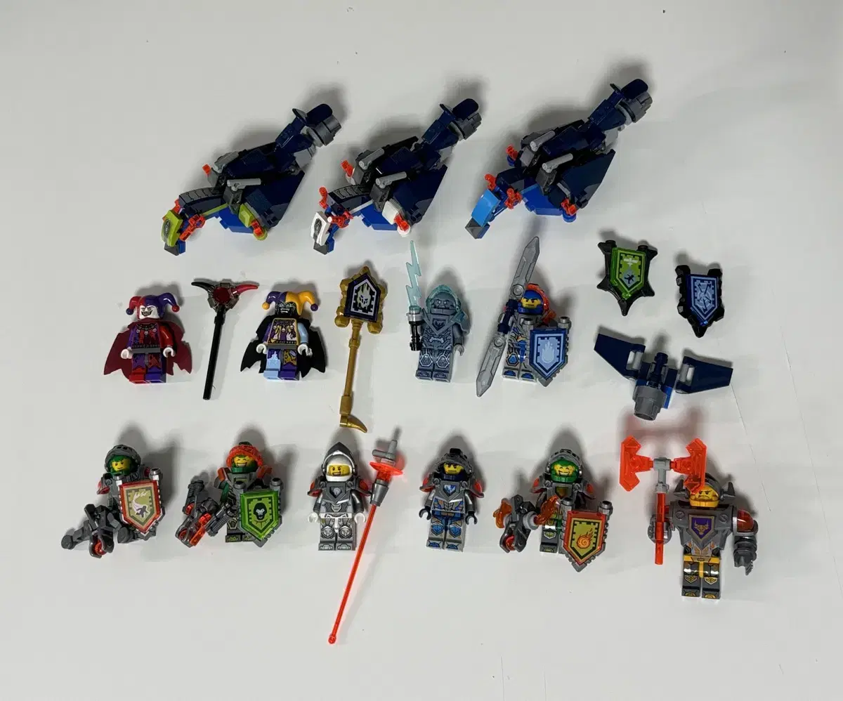 LEGO [Nexon Knights Jestro and others] figures bulk sells