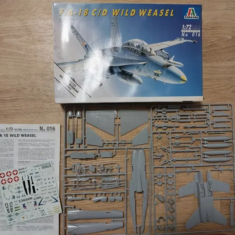 ITALERI  F/A-18 C/D 판매(택포가격)