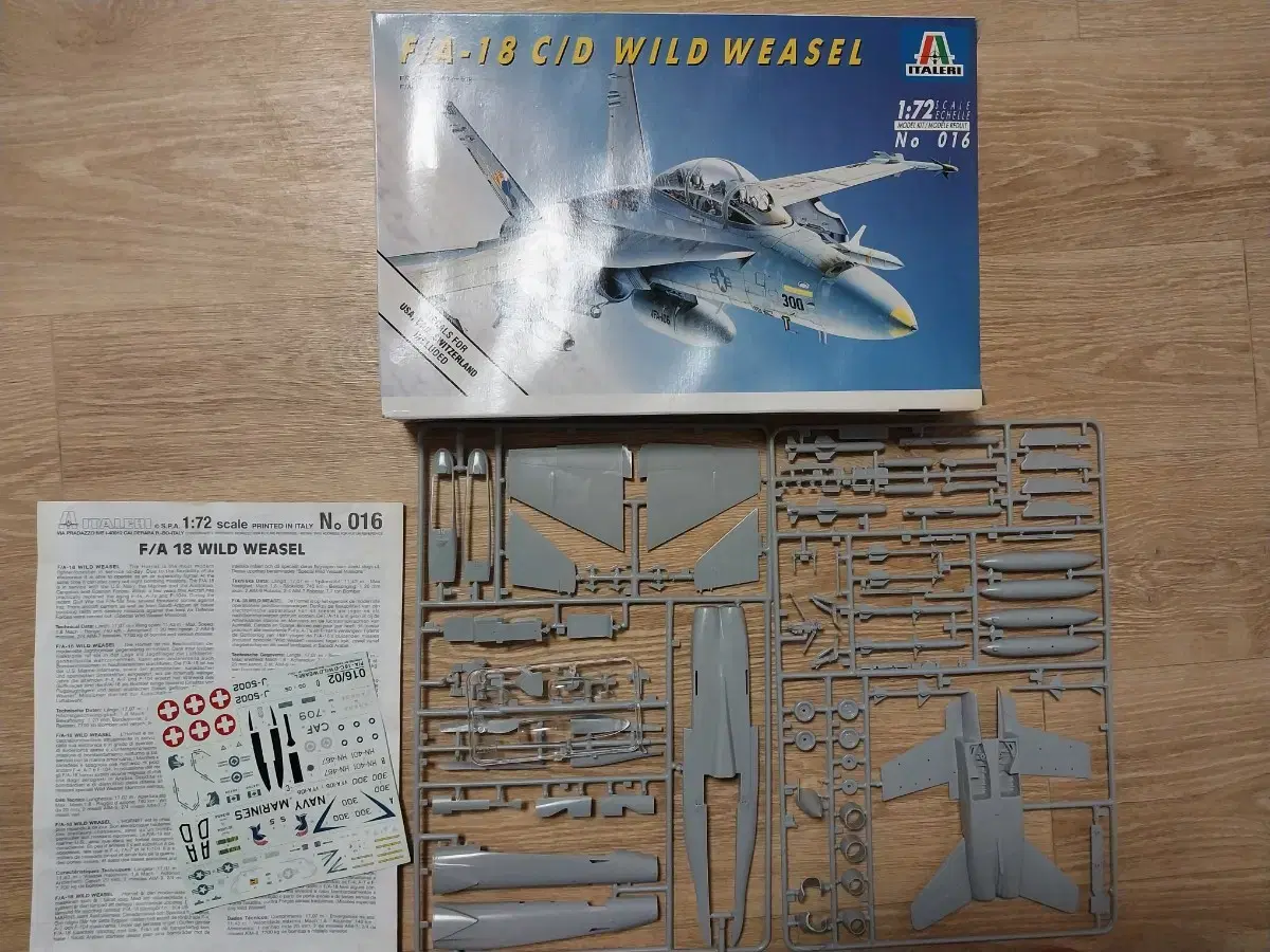 ITALERI  F/A-18 C/D 판매(택포가격)