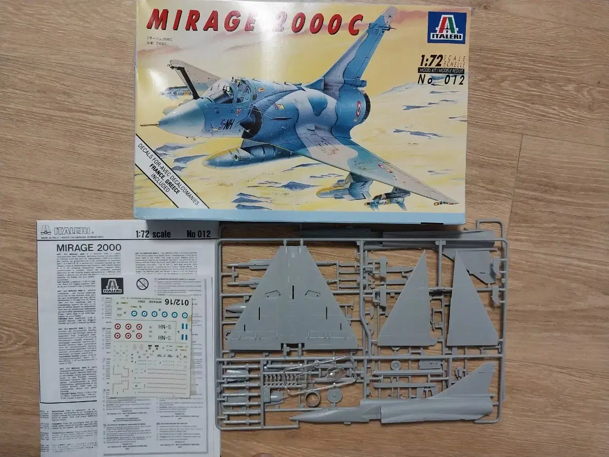 ITALERI 미라지 2000 C판매(택포가격)