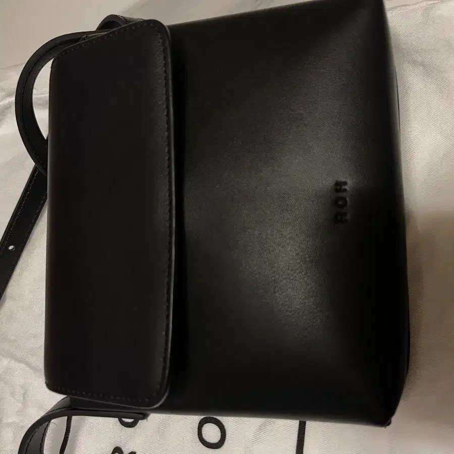 로서울Mono crossbody bag Black