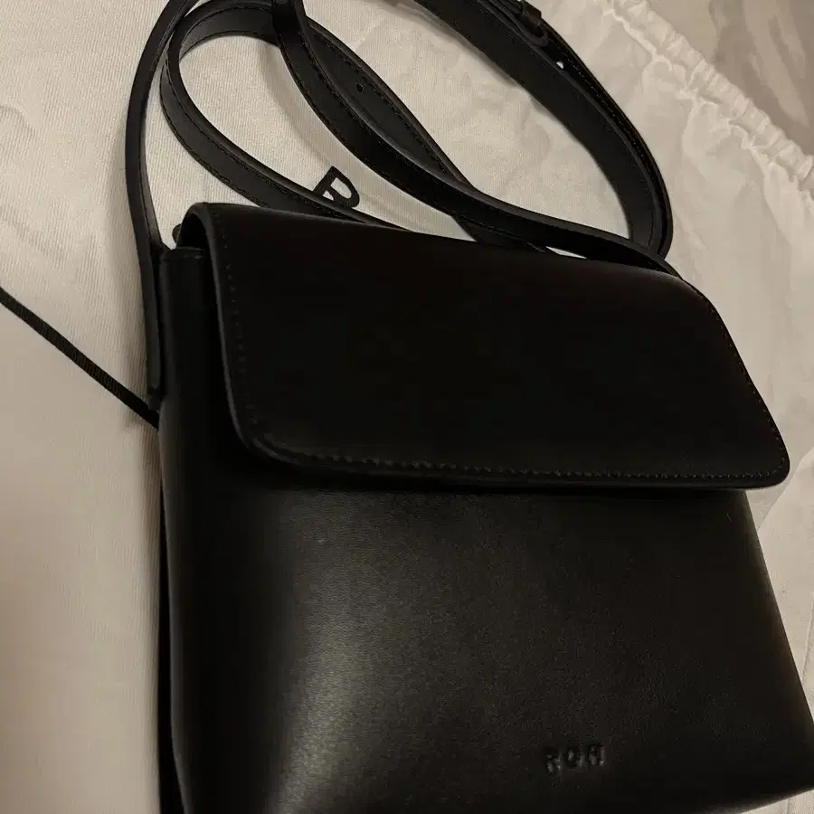 로서울Mono crossbody bag Black