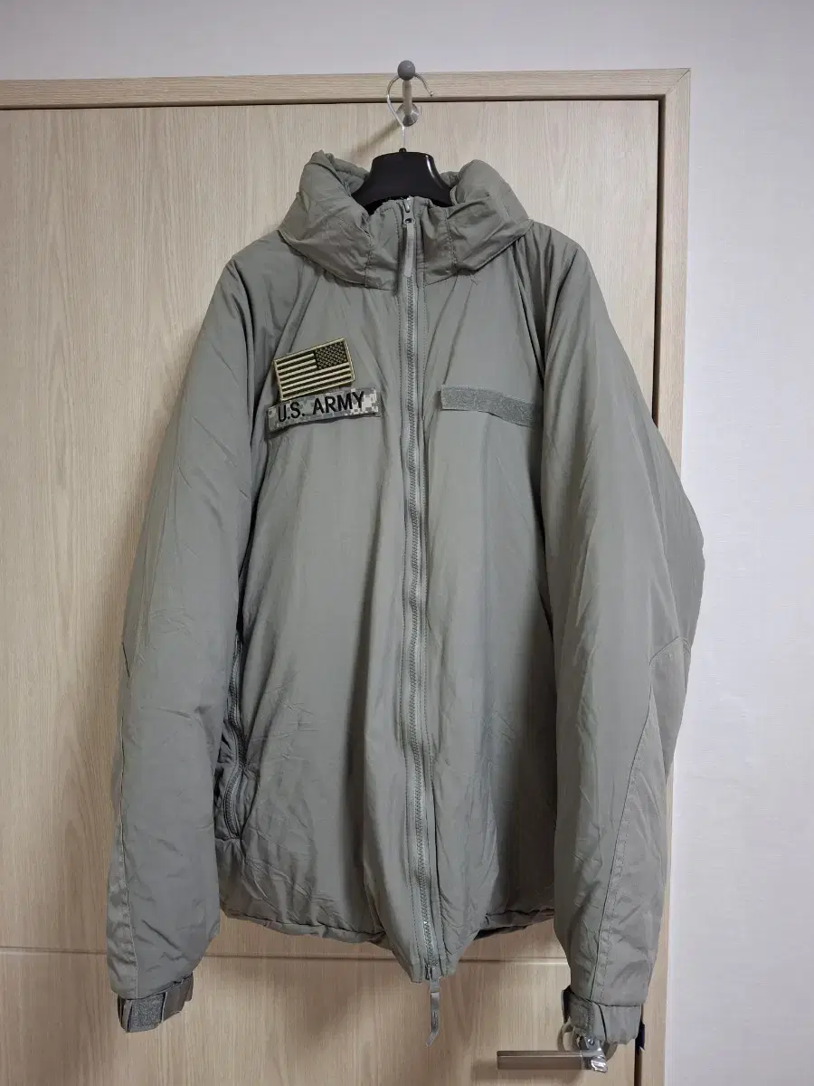 US Army Primaloft LV7 Tenacious L