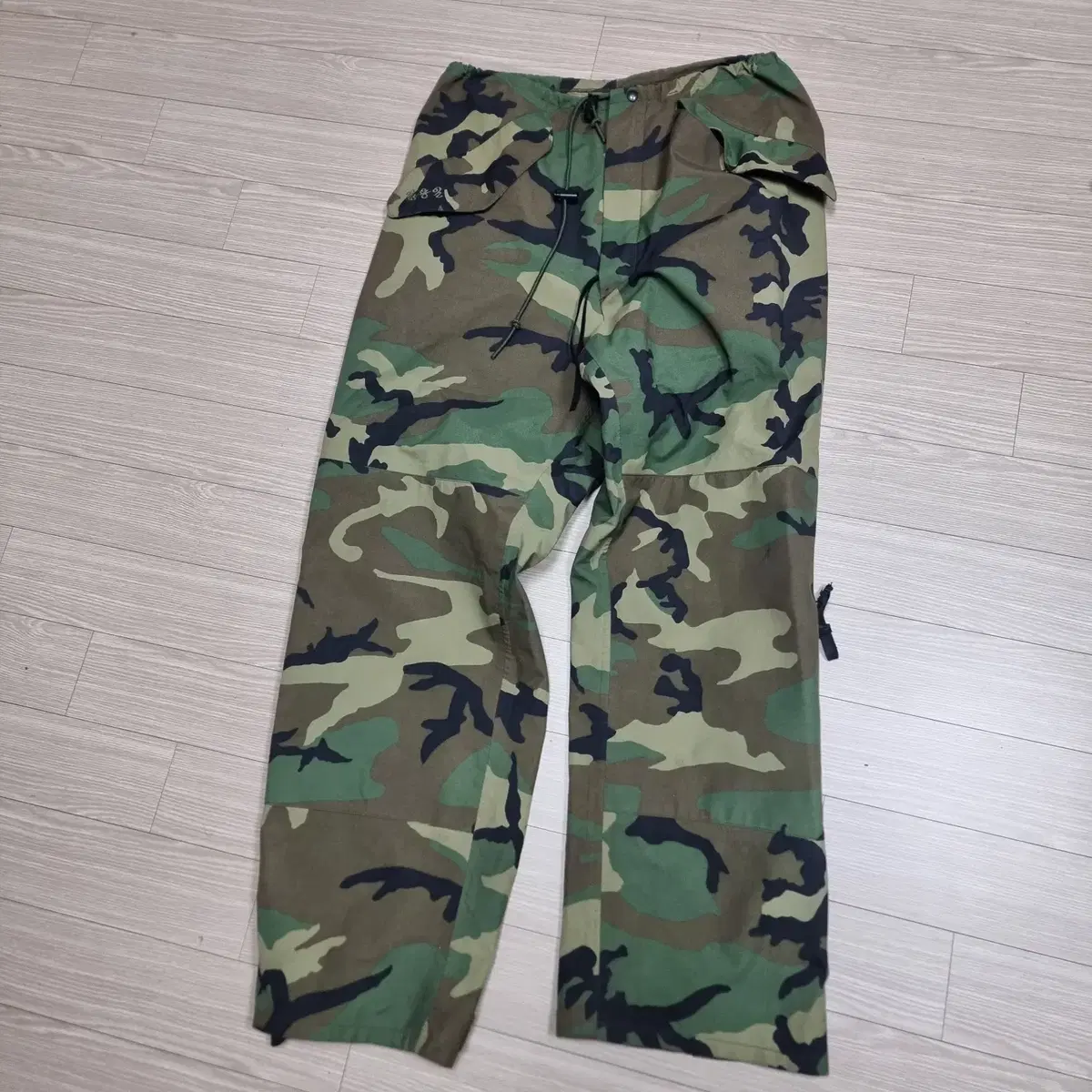 US Army Woodland Gore-Tex Pants (30-34)