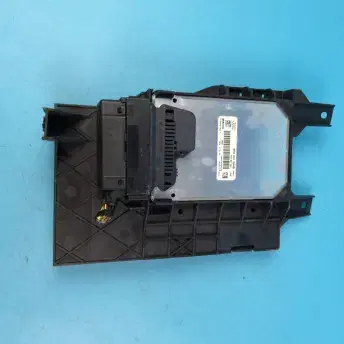 아우디 A4 ECU 8R0 907 364B / 8R0907364B