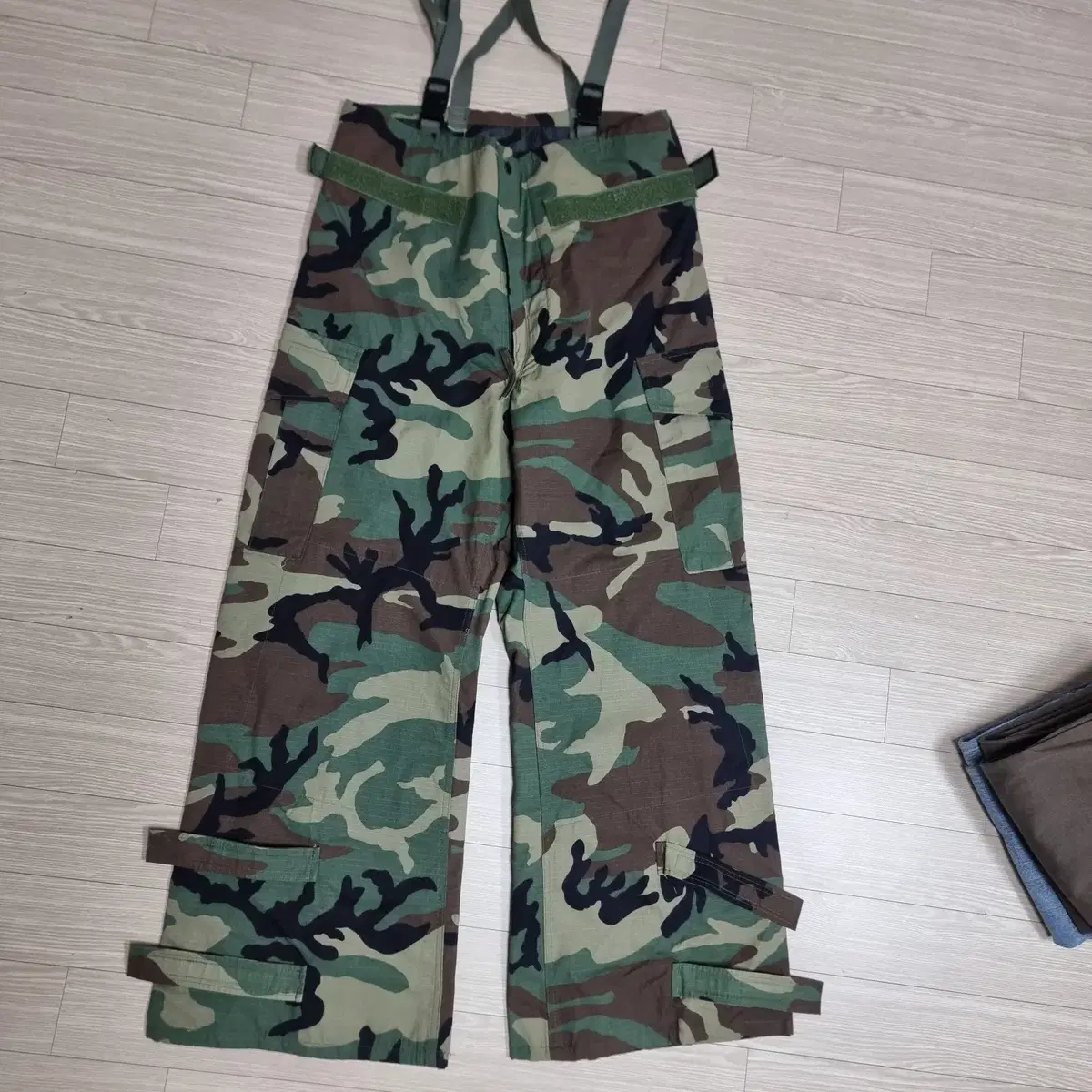 US Army Woodland Cover Roll Deadstock [M-R]