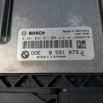 BMW 320D ECU 모듈 8 591 073-01 8591073-01