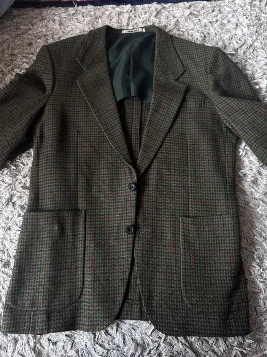 Plaid over-fit blazer suit