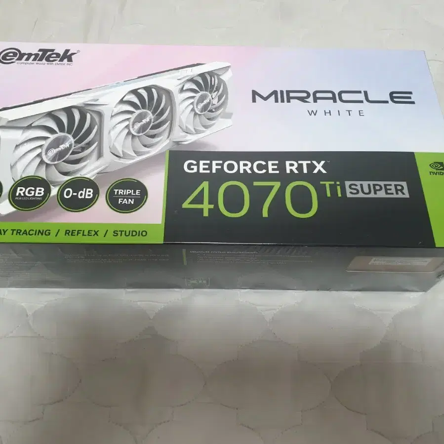 서울 미개봉 이엠텍 RTX4070TI SUPER MIRACLE WHITE