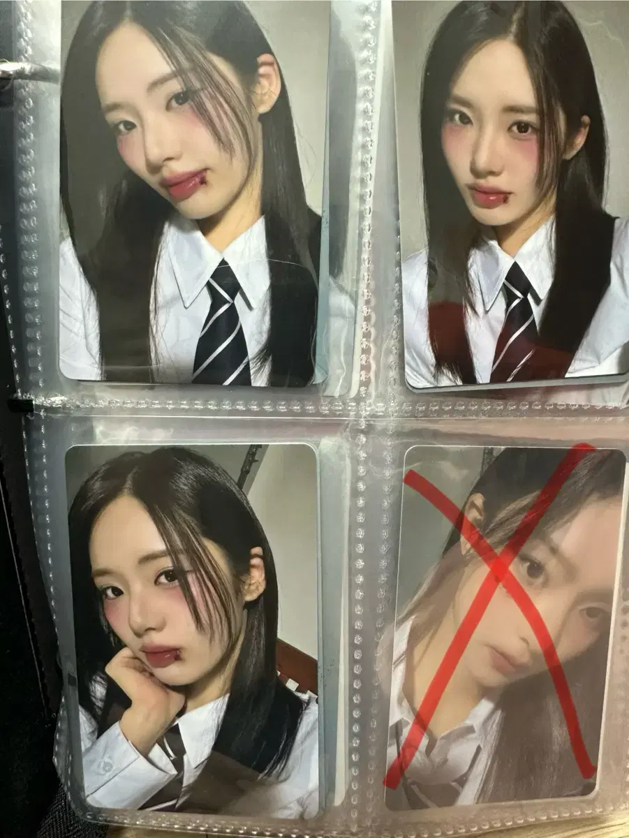 Fromis 9 park jiwon sells Momentica photo cards.