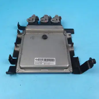 르노 SM5 ECU 모듈  237103069R / 237102135R