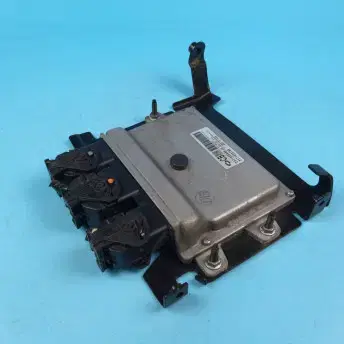 르노삼성 뉴SM5 ECU 모듈 237105669R 자동차중고부품