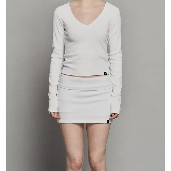 시너진 PLAIN V-NECK LONG SLEEVE