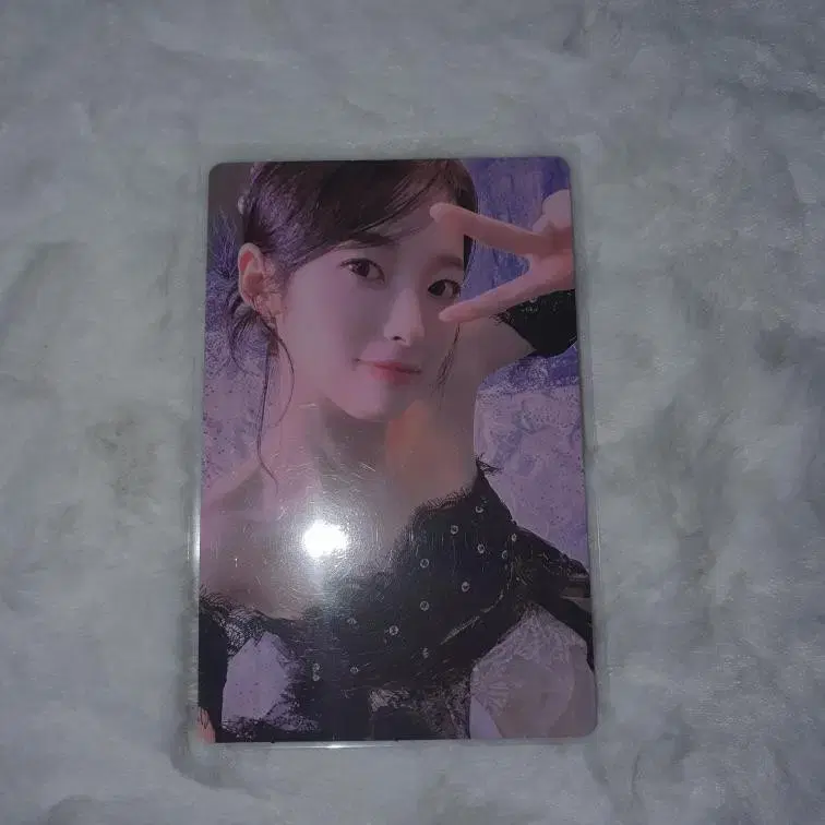 Oh my girl Clashfight photocard is for sale!