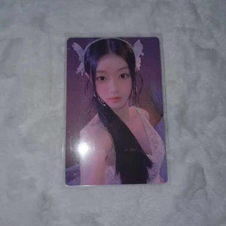 Oh my girl Clashfight photocard is for sale!