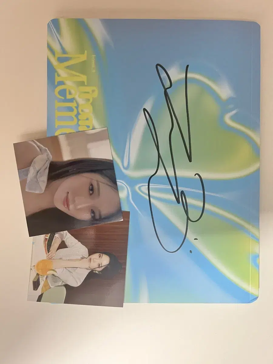 Roh Jisun Sudiwe signed album