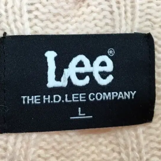 (105)(L) LEE 리 꽈배기 니트