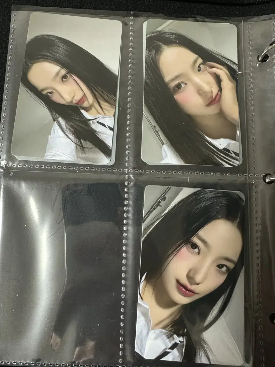 Fromis 9 lee saerom sells Momentica photo cards.