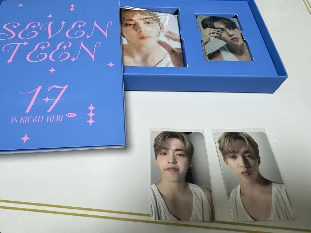 Seventeen 17 is right here on Deer s.coups with random photocards Caravan