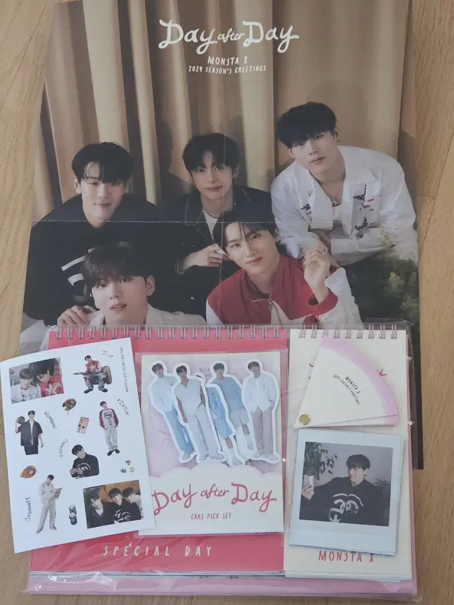 Price drops) monsta x 2024 seasons greetings Components