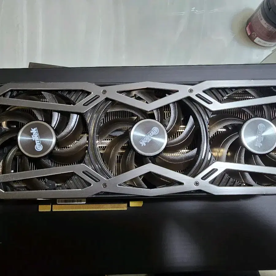 이엠텍 그래픽 카드  RTX3070TI 팔아요.