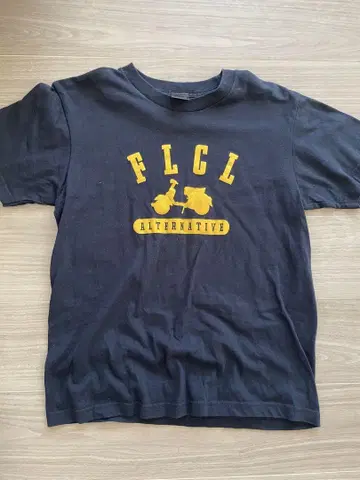 [가격 인하-프리킥] FLCL 티셔츠 네이비