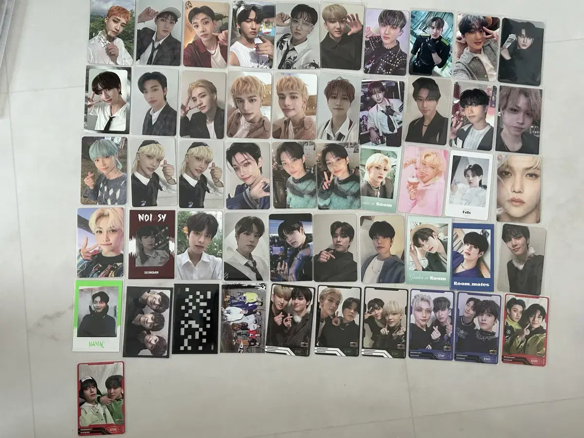 Unstanning/Quick sale/price offer available)Straykids skz Photocard photocard bulk WTS