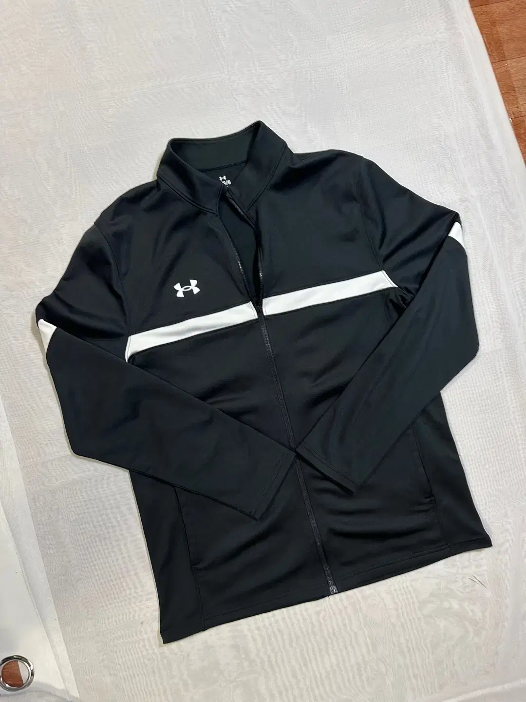 [L] Under Armour Jersey Black