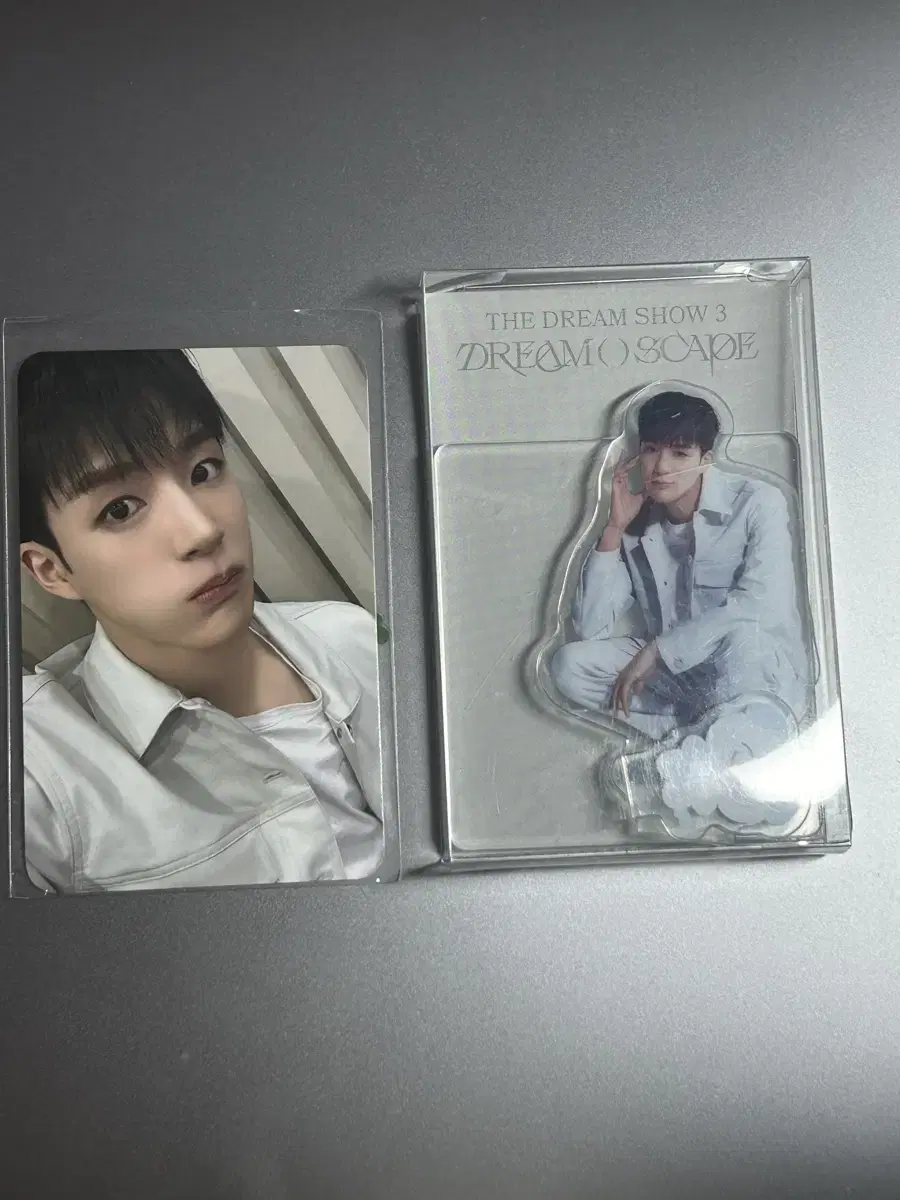 Dream Show 3 acrylic stand jeno wts below cost