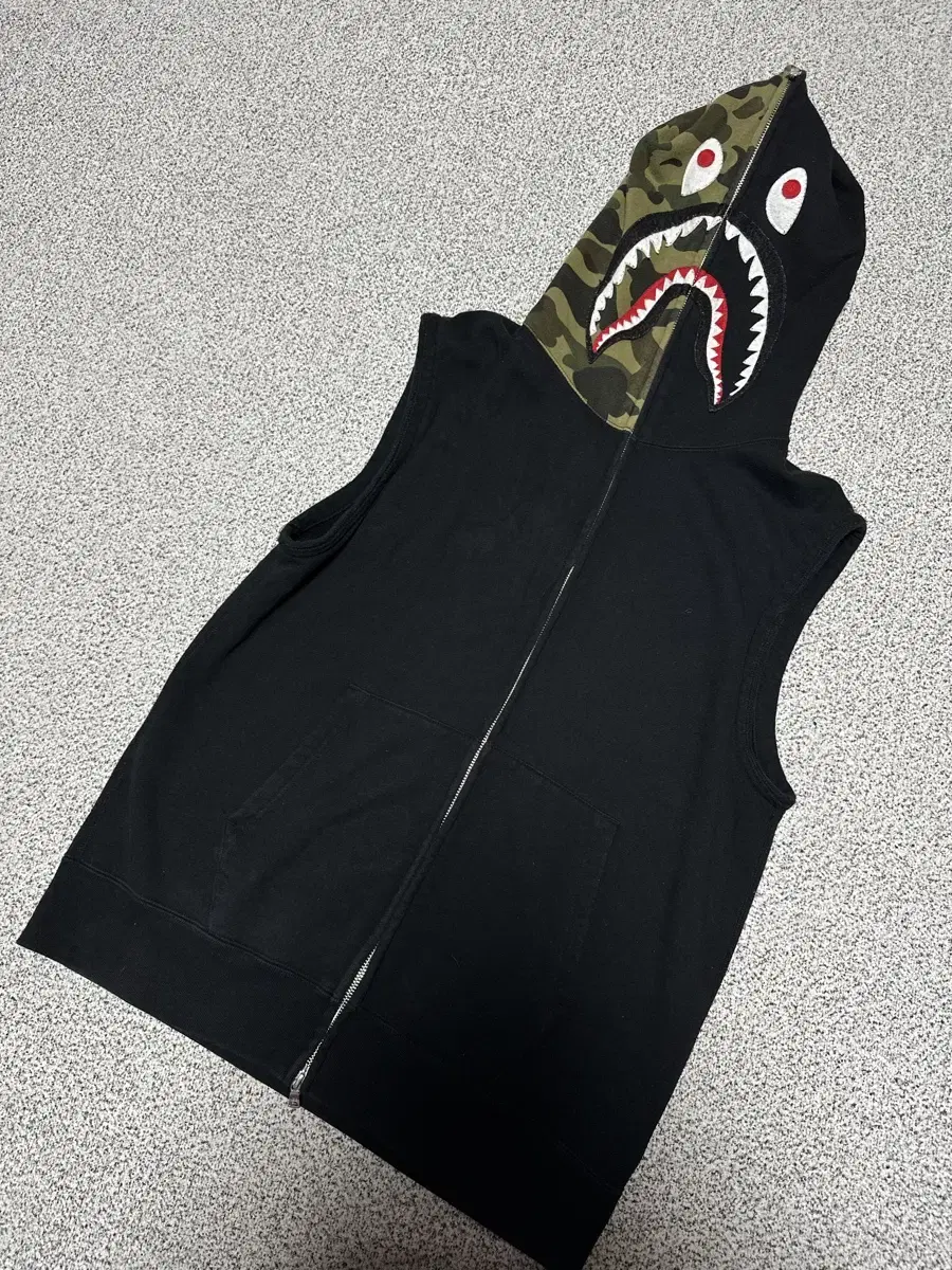 [XL]Vape Shark Hooded Zip Up Vest