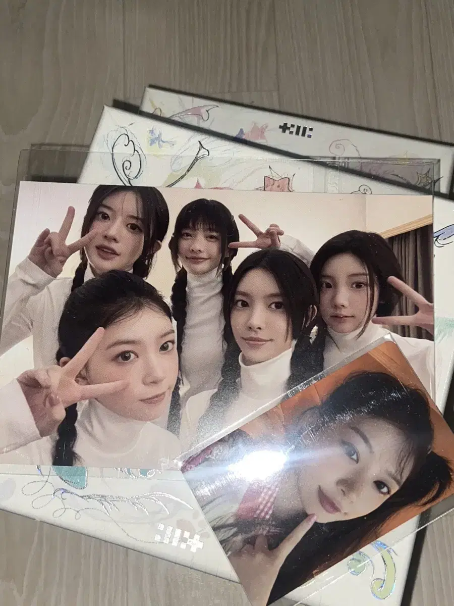 Eyelet sealed album+weverse pre-order benefit group photo mocha photocard