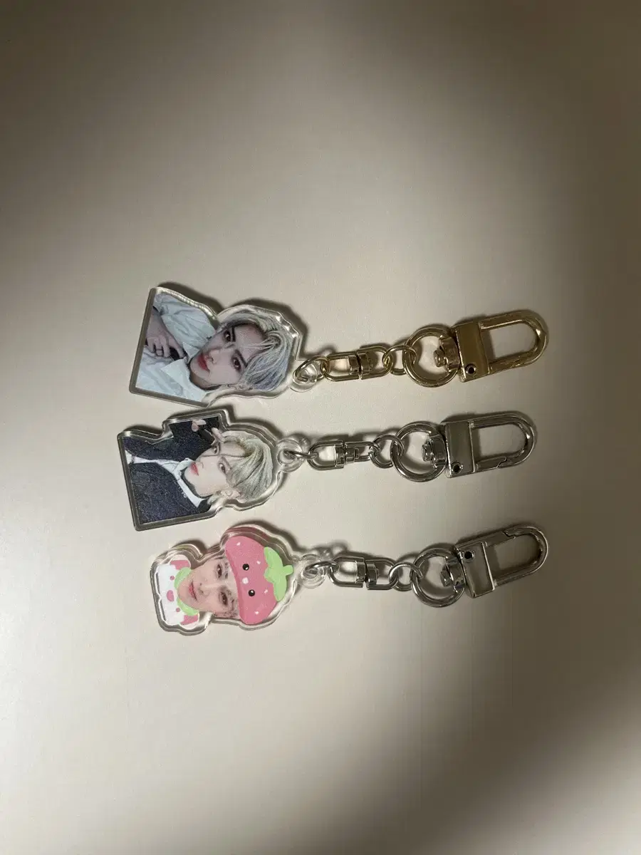 ZB1 ricky unofficial goods keyring WTS