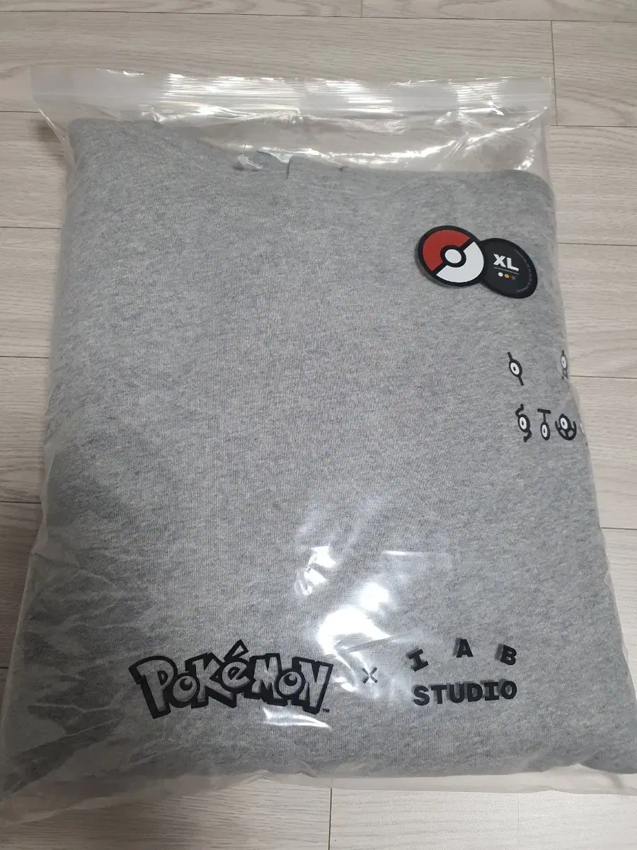 iApps Pokémon Hoodie XL Sell New