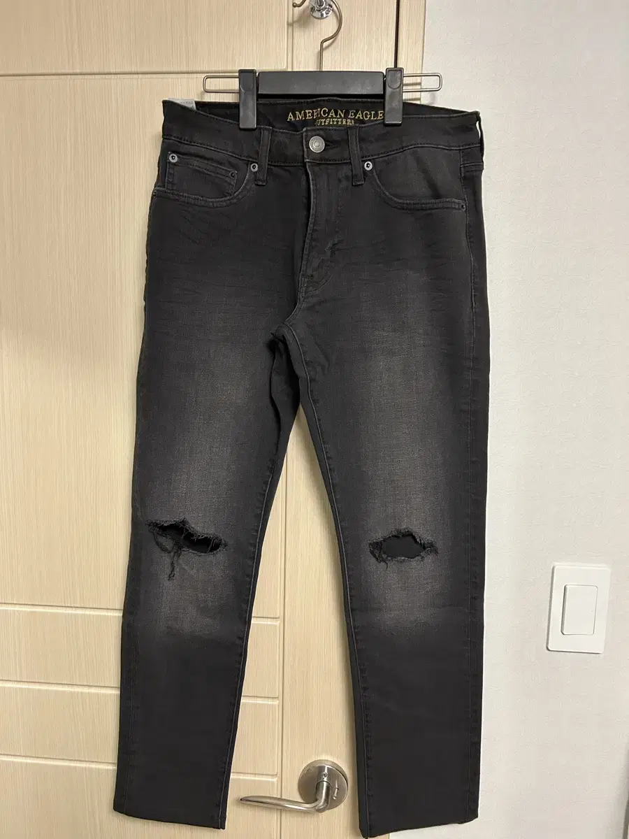 American Eagle Black Jin