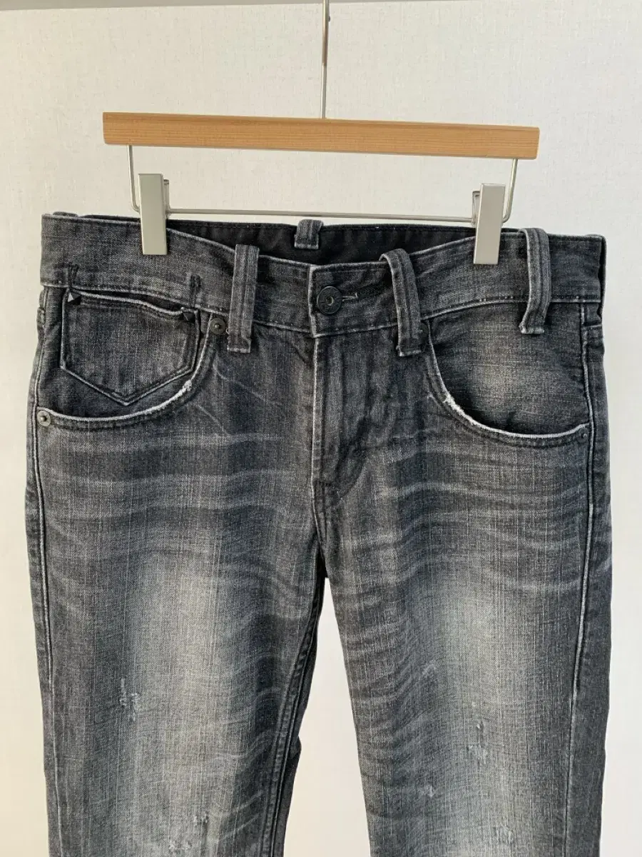 Levi's 519 Dark Blue Jeans 32