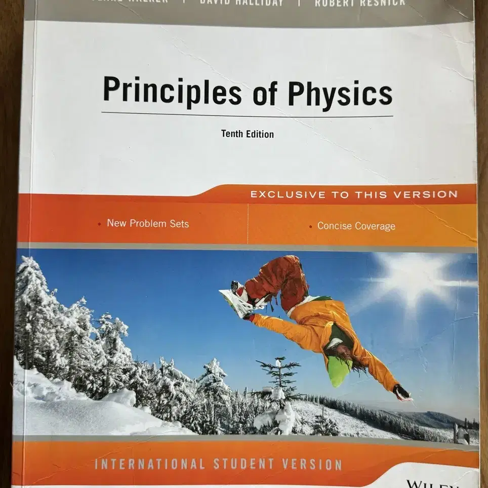 Principles of Physics (일반물리학 원서 10판)