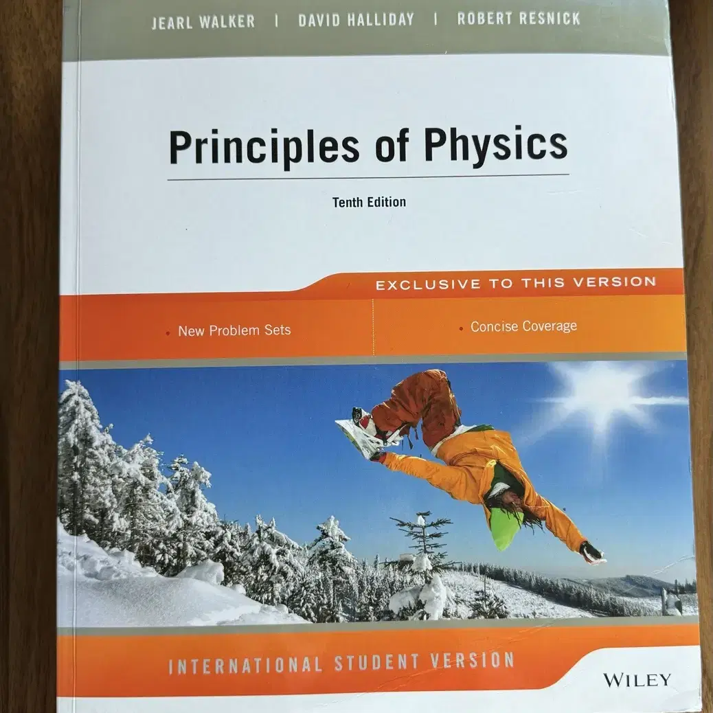 Principles of Physics (일반물리학 원서 10판)