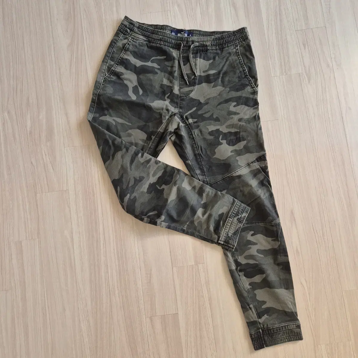 Hollister jogger M size 32