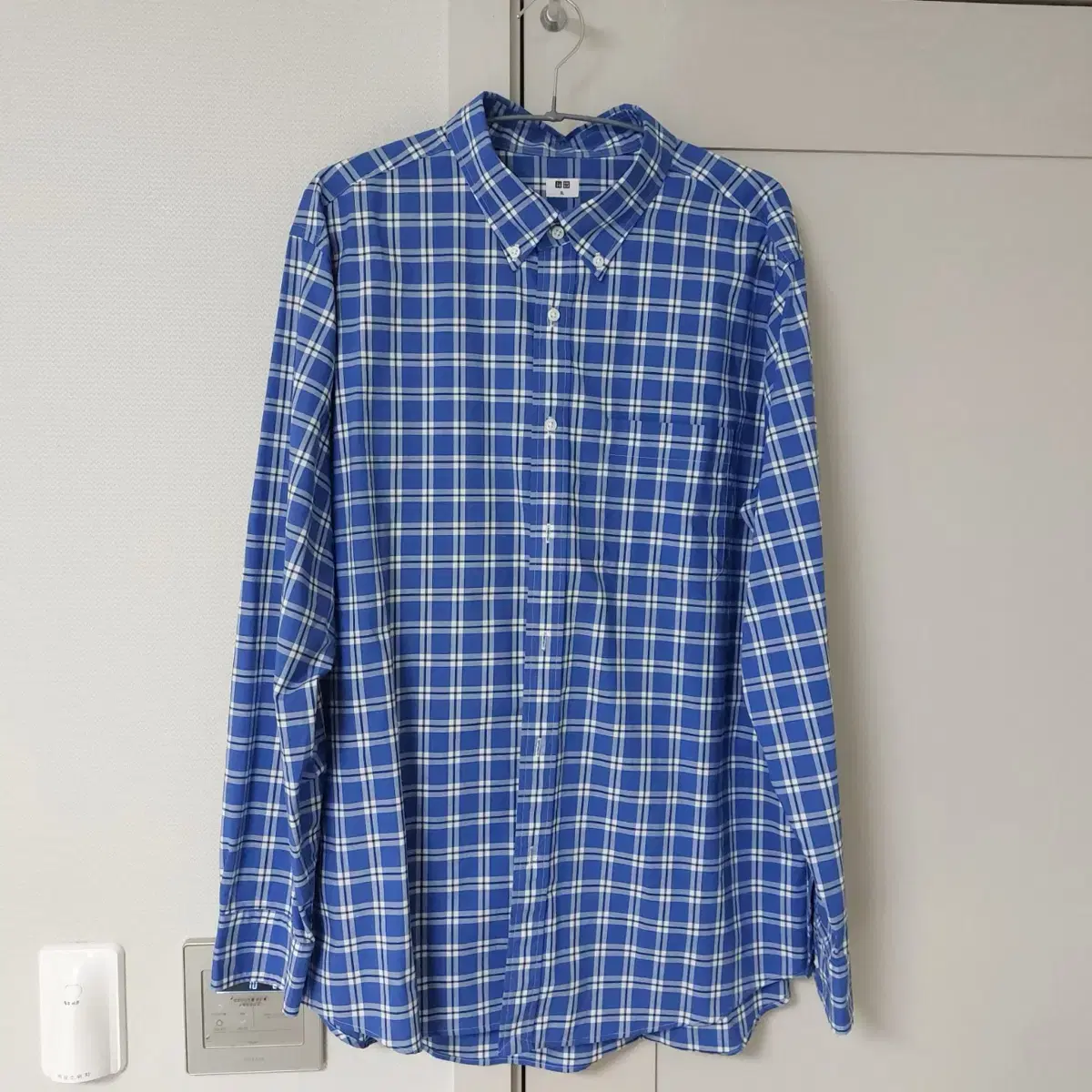 Uniqlo Check Shirt (size XL)