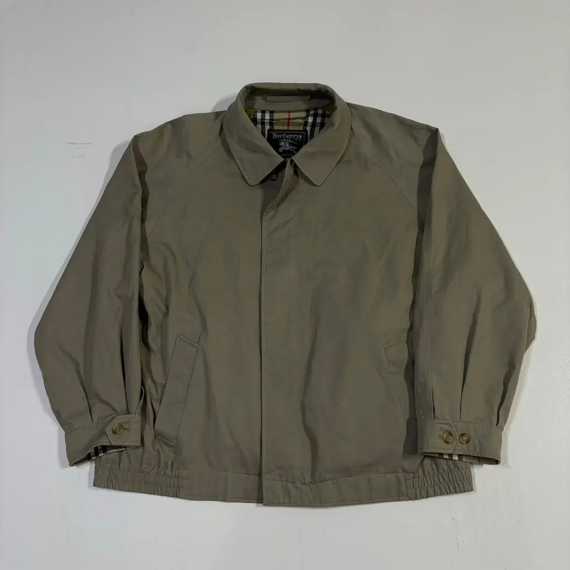 100 Burberry Nova Check Blooming Jacket